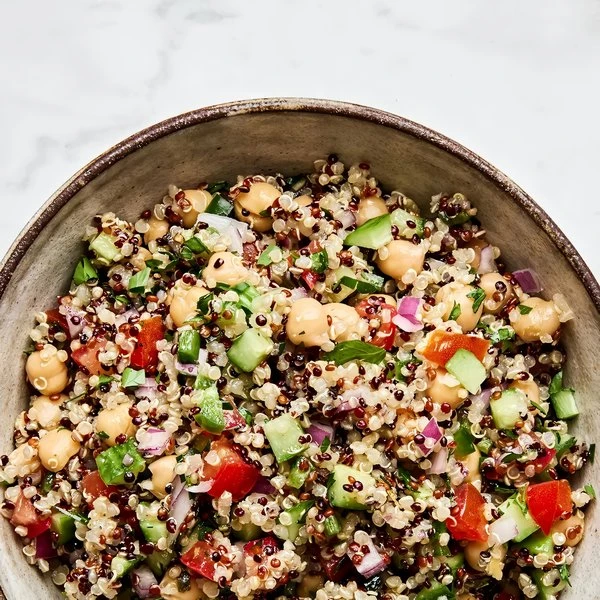 Ягодова салата с киноа